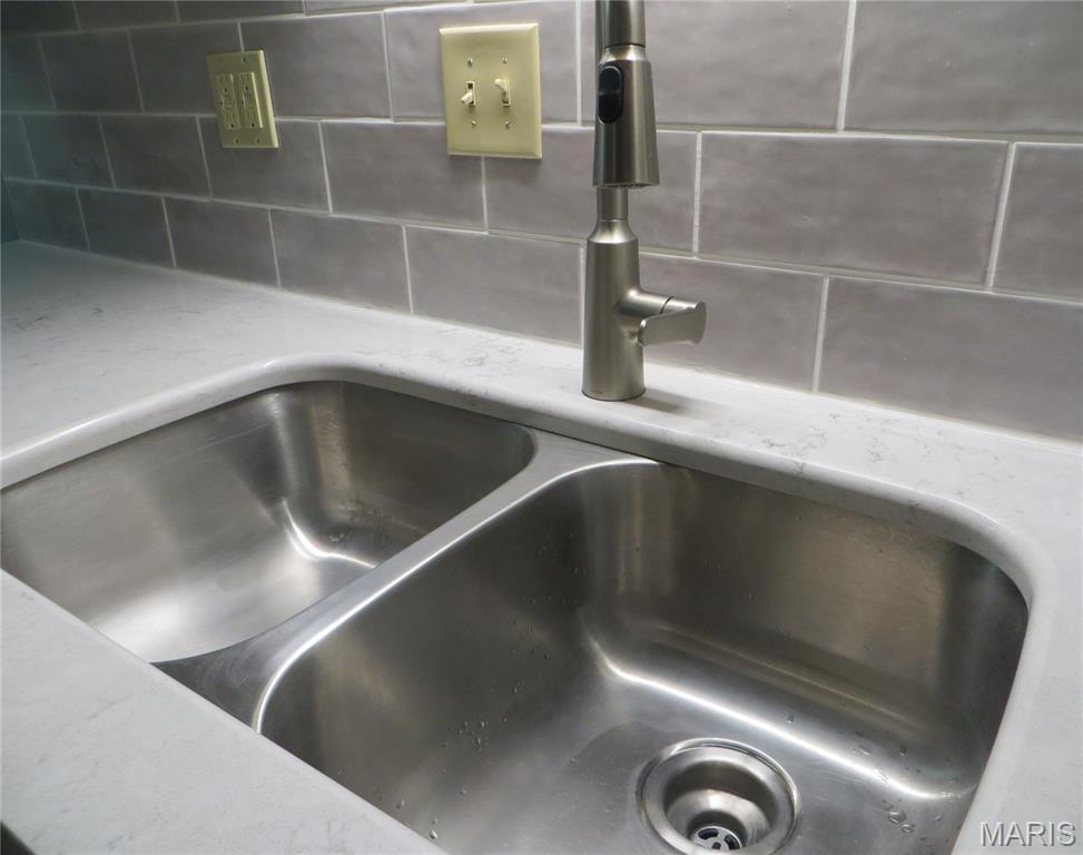 Cross Creek Condo Ph One Area - Residential