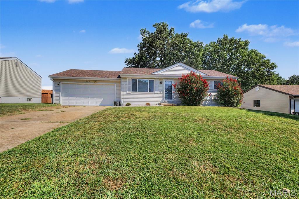This Stylish Ranch Home is located in the Oakville School district and close to many conveniences.  Home features an extra family room area on the main level that could be used for exercise, game room, hobbies or just getting cozy with a book and watching a movie.  When it gets cold, no worries just pull into your attached garage.  The lower level is spacious with plenty of room to add a bedroom if you would like. The level back yard is ready for all of your ideas!
