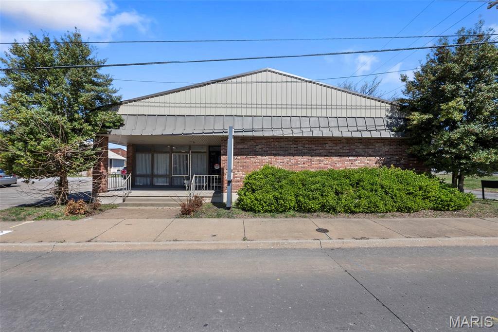 Hillcrest Manor - Commercial Sale