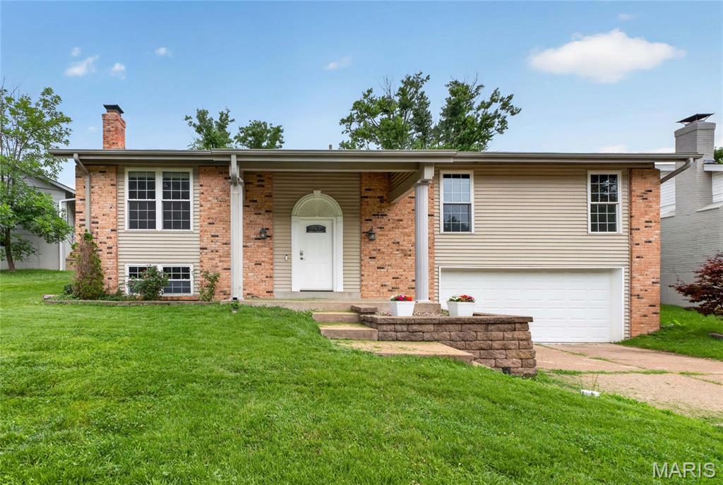 Move In Ready Home in Conveniently Located Fox Glen! Home has been freshly painted throughout including ceilings and brand new carpet in bedrooms.  Vaulted Ceilings in spacious family room make for perfect family gathering space. Fam Room opens to dining room adjoining Kitchen, all with low maintenance luxury vinyl floors. Kitchen features stainless steel appliances including gas range and granite countertops. Walk out to large patio and entirely fenced backyard, great place to sit and BBQ while the kids play. Primary Bedroom with new carpet and full bath and large walk in closet.  Two other beds for the kids!  Finished lower level with fireplace.  2 car garage. Desirable Parkway West schools! Great location near Highway 141 and Wideman Rd.  Run, Don’t walk to 1060 Pinrun!