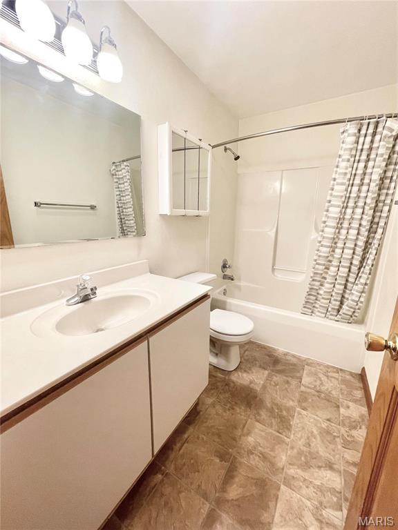 PINETREE ESTATES - Residential Lease