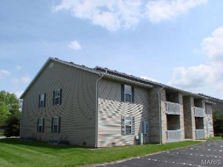 PINETREE ESTATES - Residential Lease