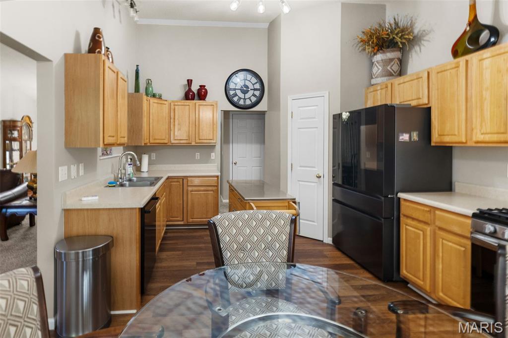 Lakes/Elmwood - Residential
