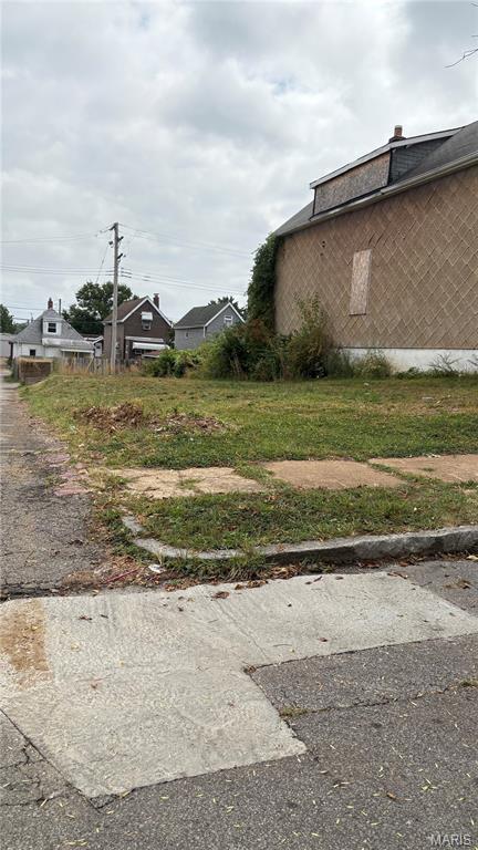 City Lot with Previous Home Site 

Great opportunity to build in the city on this 0.0758-acre lot! Previously a single-family home, this property offers a level site ready for redevelopment. Conveniently located close to major streets, and public transit.