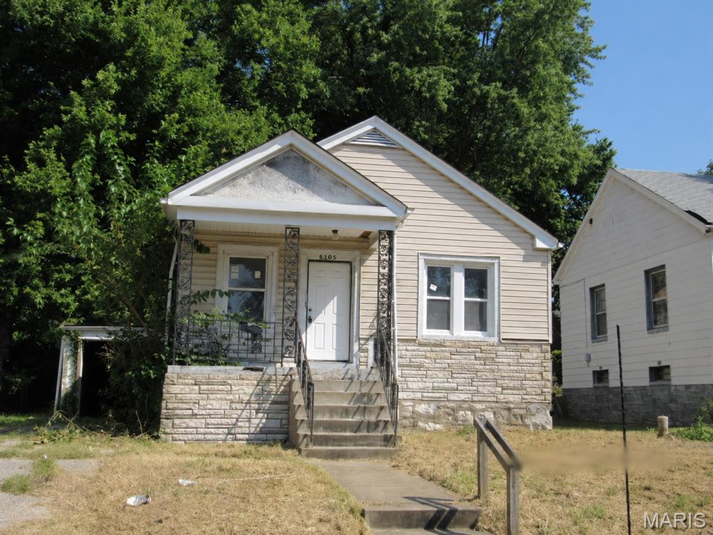Cute 2-bedroom, 1-bath home with some rehab and updates already completed. A great opportunity to add your finishing touches and make it your own! Property is being sold as-is. Seller to make no repairs.