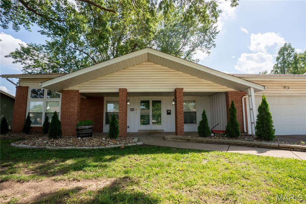 Coach Light Village 1 Amd - Residential