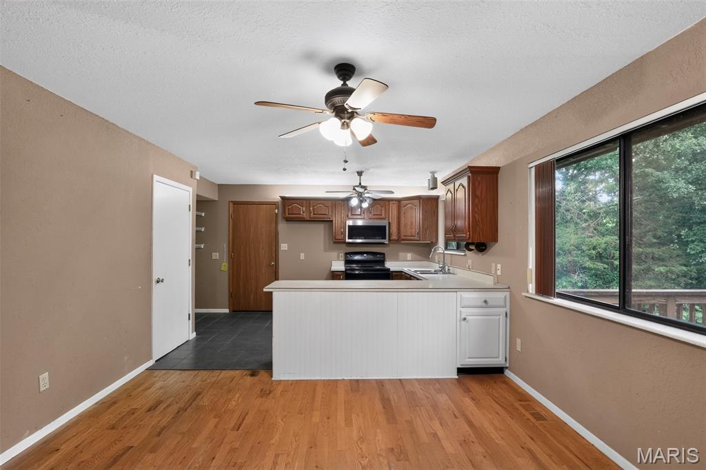 Lake Cattails 03 - Residential