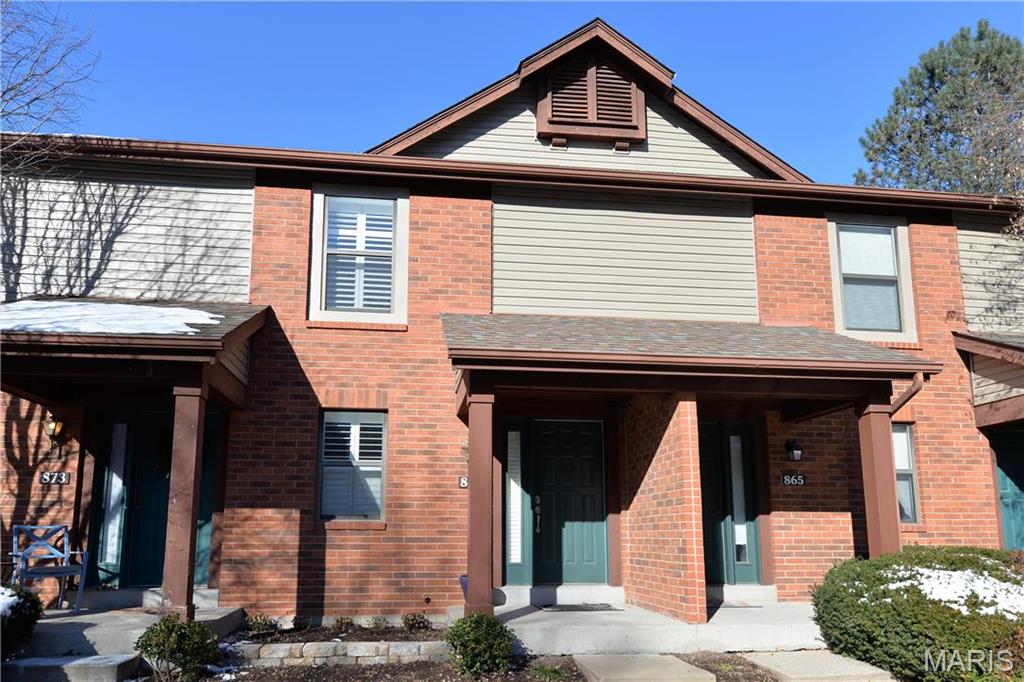 Great townhouse available for lease in Chesterfield Villages! Very nice 2 bedroom 1.5 bath unit available now. 1200sqft of living space including finished LL.  This home has been updated with amazing decor! Lots of light, newer kitchen with custom cabinets and granite counters, fireplace in living room, finished walk out LL with large patio and greenspace to enjoy, laundry room includes washer & dryer.  2 bedrooms and 1 full bath on upper level. This unit will not last long, super clean and nice, ready to move in! Community pool, tennis courts, playground, fitness center, and more to enjoy in the gorgeous wooded setting. So close to hwy 40, shopping, restaurants and more. NO Pets accepted, non-smoking property. Location: Ground Level