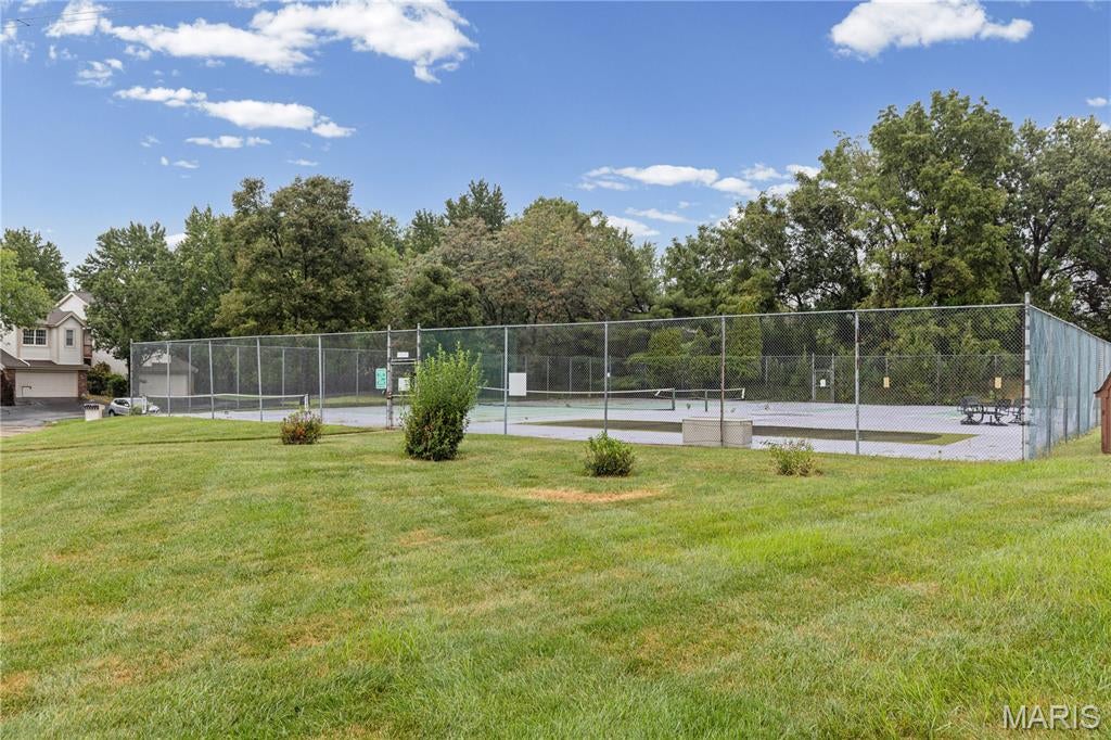 Field Pointe Condomnium Twelve - Residential
