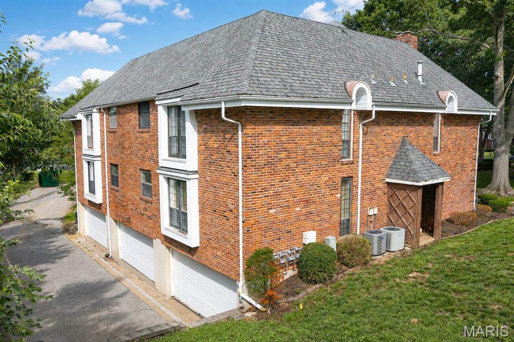 Cambridge Courts Condo - Residential