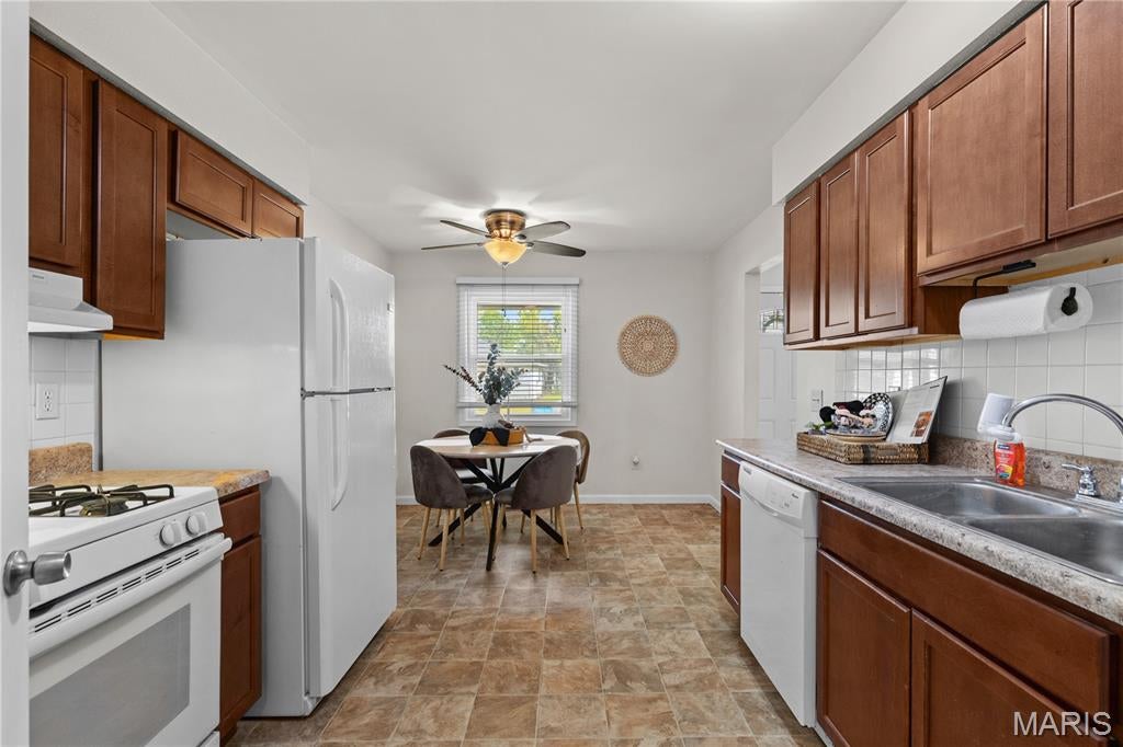 Pontoon Place - Residential