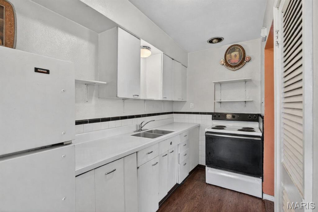 Pasadena Webster - Residential Income