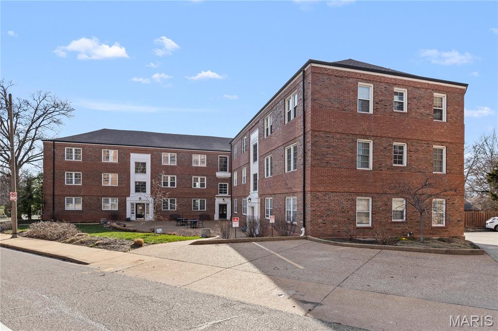 Davis Place Condo - Residential