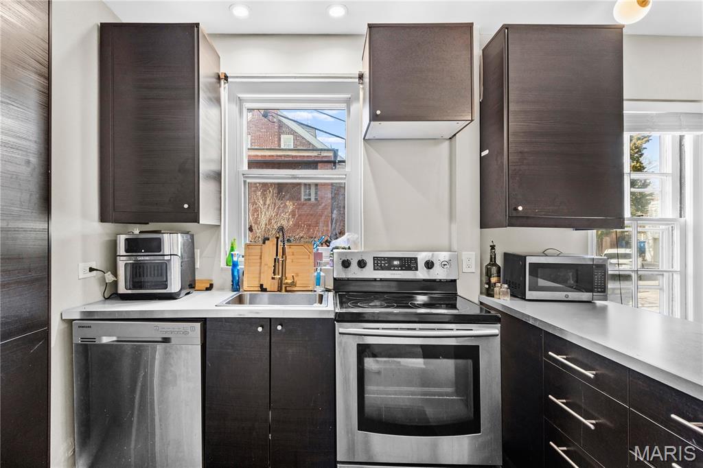 Davis Place Condo - Residential