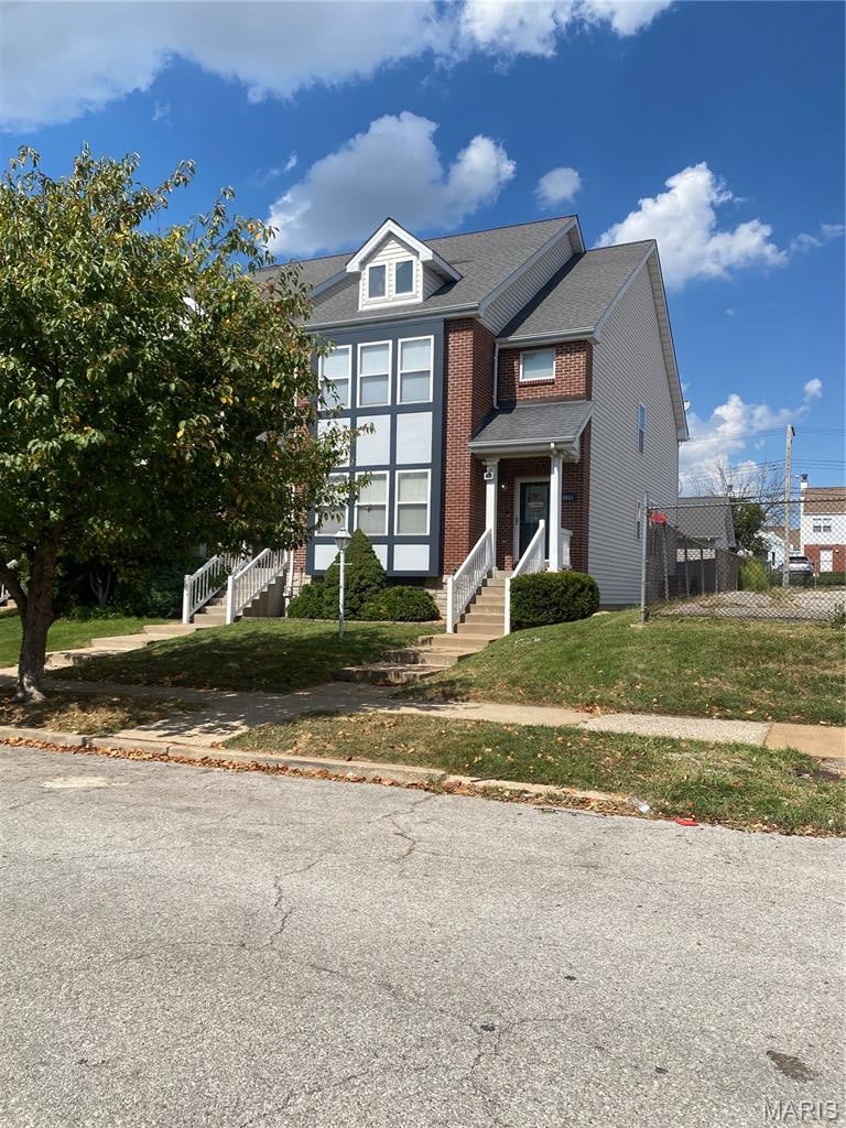 400 North Sarah Street - Residential