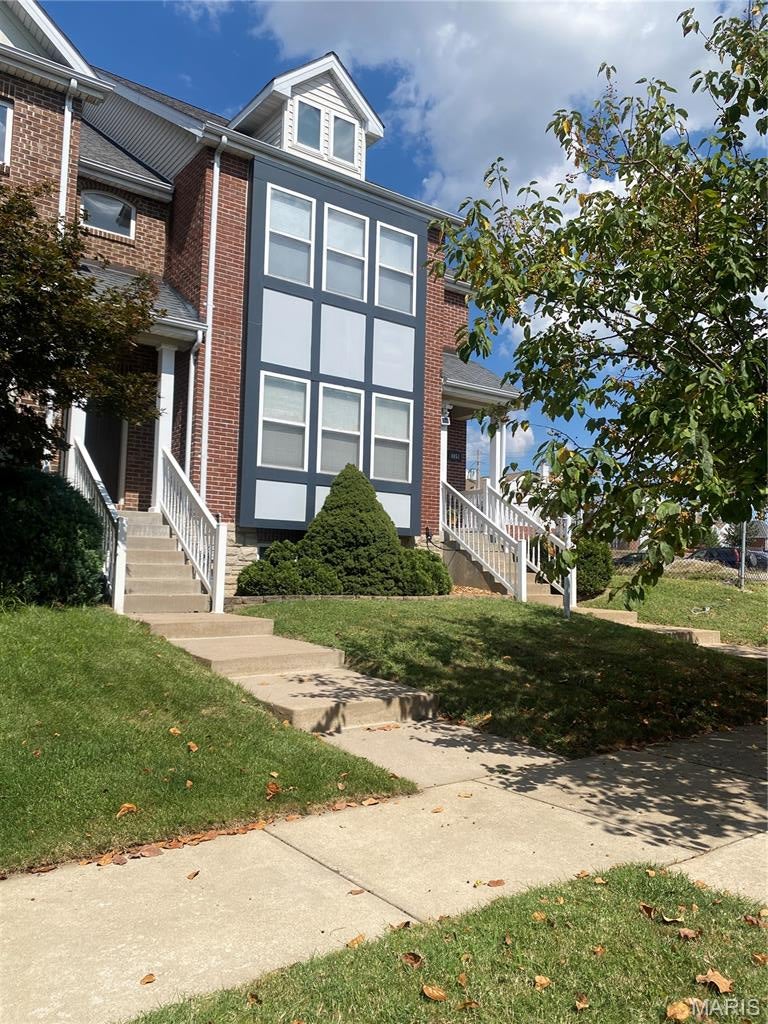 400 North Sarah Street - Residential