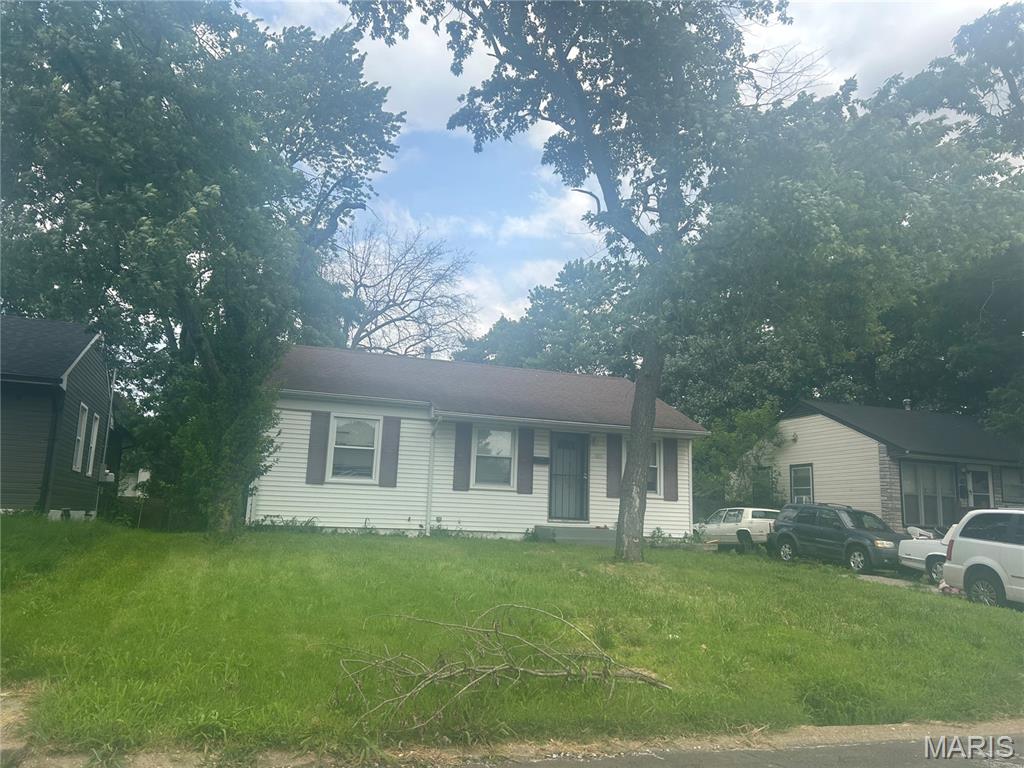 INVESTOR OPPORTUNITY - OCCUPIED Three bedroom home to add to your portfolio.  No showings without accepted contract.  Please do not disturb tenant. $1,344 rent (SLHA)