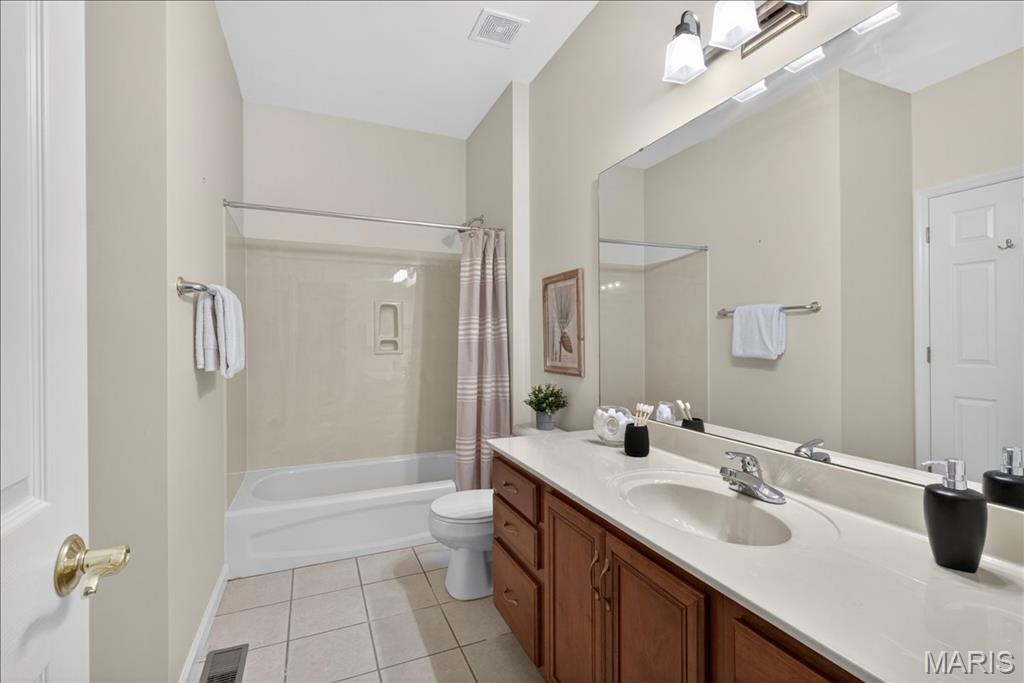 Villas At Worthington A Condo - Residential