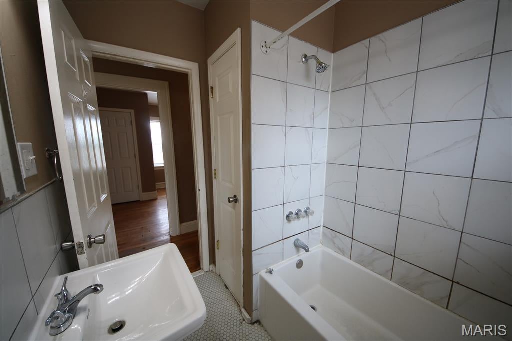 Arsenal-Watson Park - Residential Income