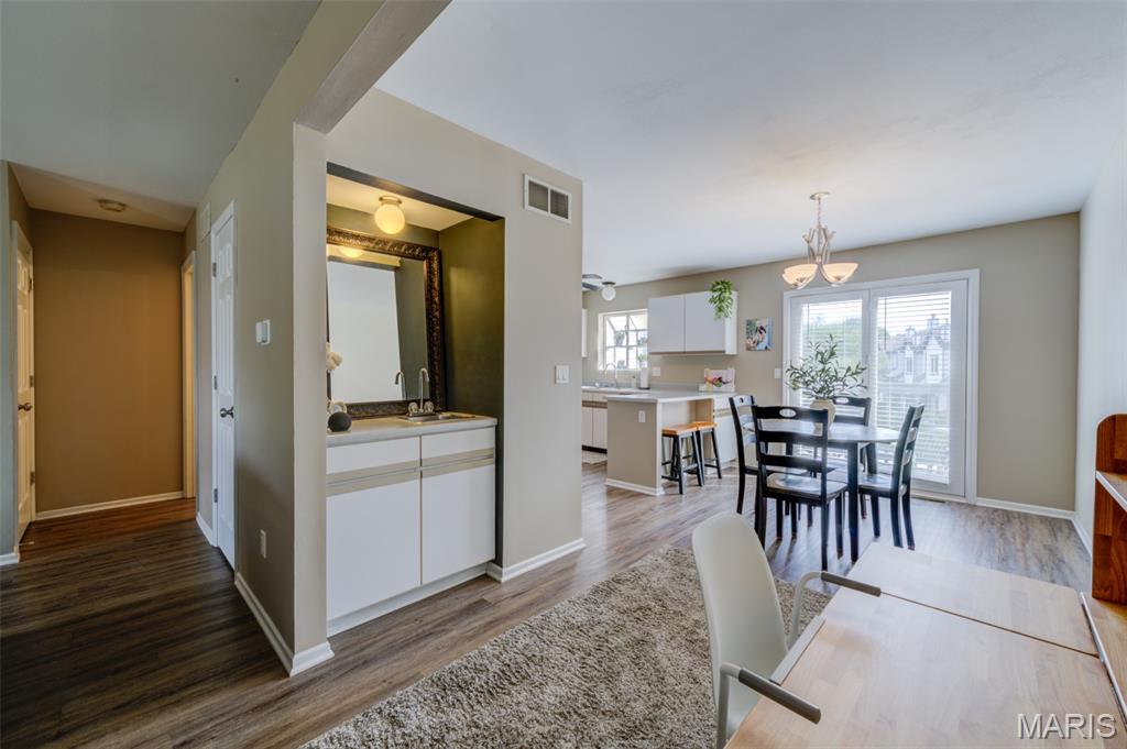 Sherman Meadows Twnhms - Residential