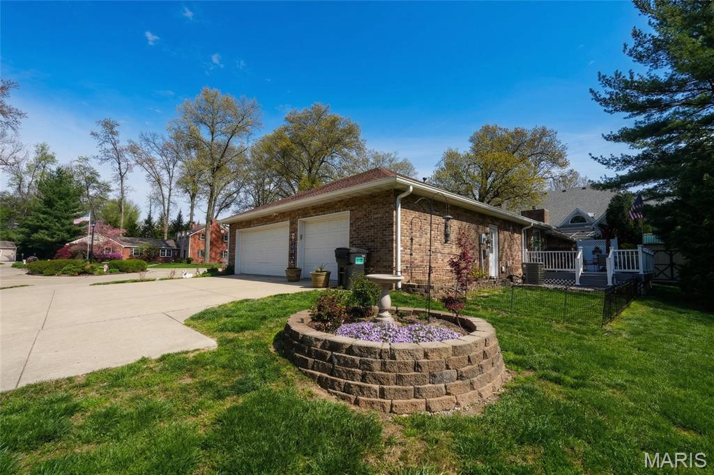 Woodsview Manor - Residential