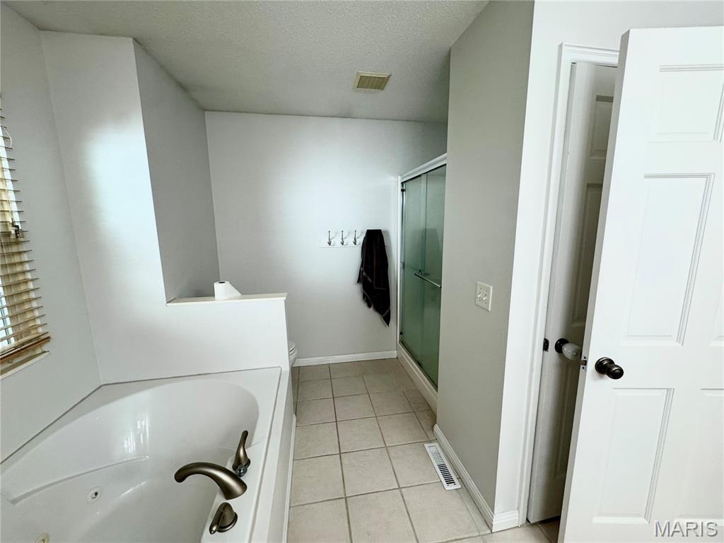 Lincoln Mdws #2 - Residential Lease