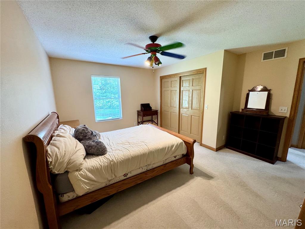 Lincoln Mdws #2 - Residential Lease