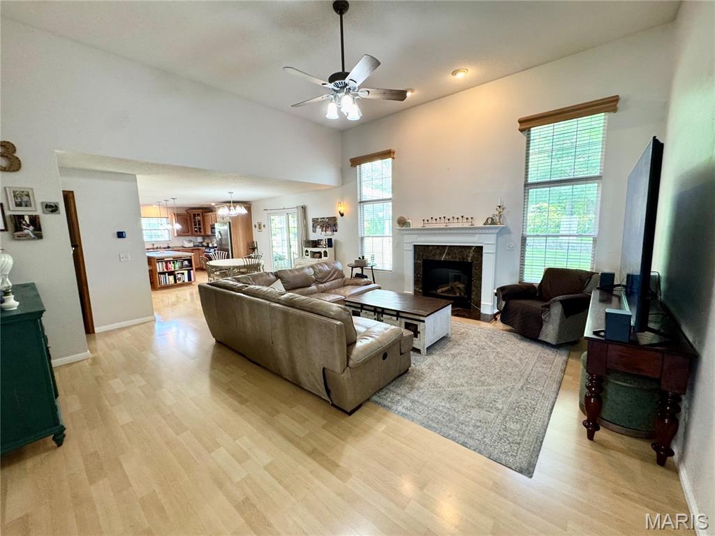 Lincoln Mdws #2 - Residential Lease