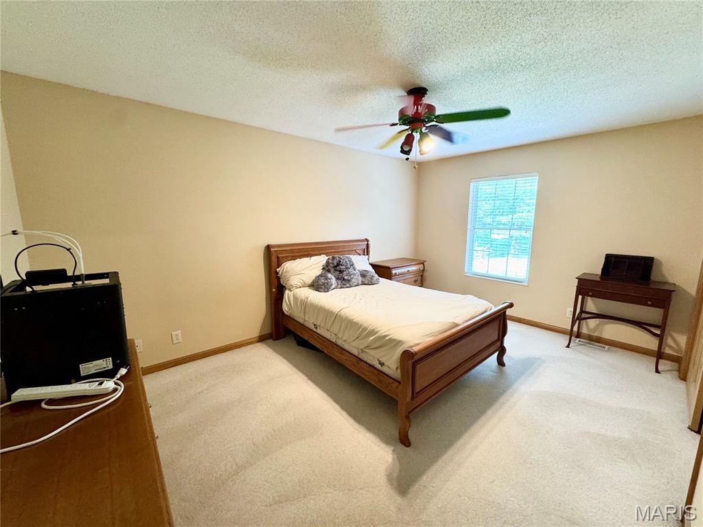 Lincoln Mdws #2 - Residential Lease