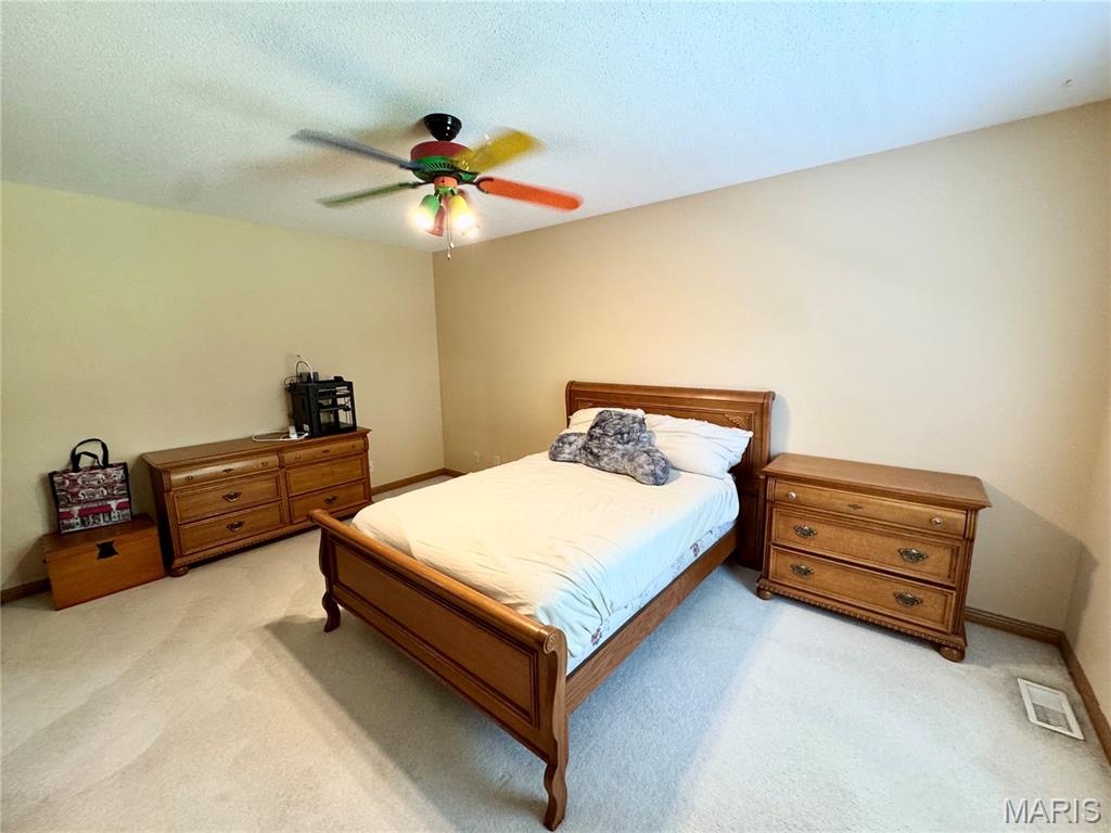 Lincoln Mdws #2 - Residential Lease