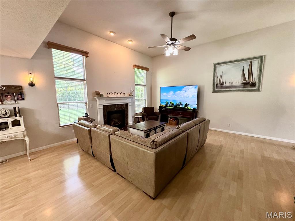 Lincoln Mdws #2 - Residential Lease