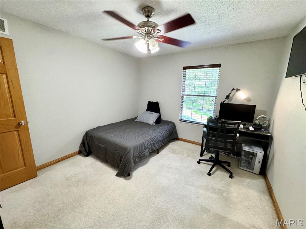 Lincoln Mdws #2 - Residential Lease