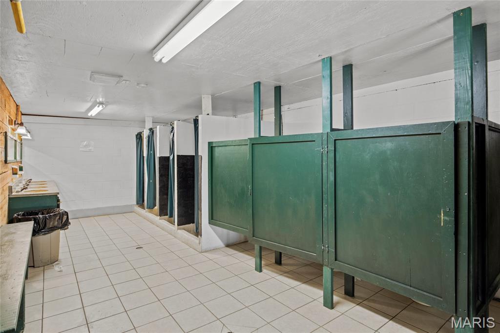 n/a - Commercial Sale