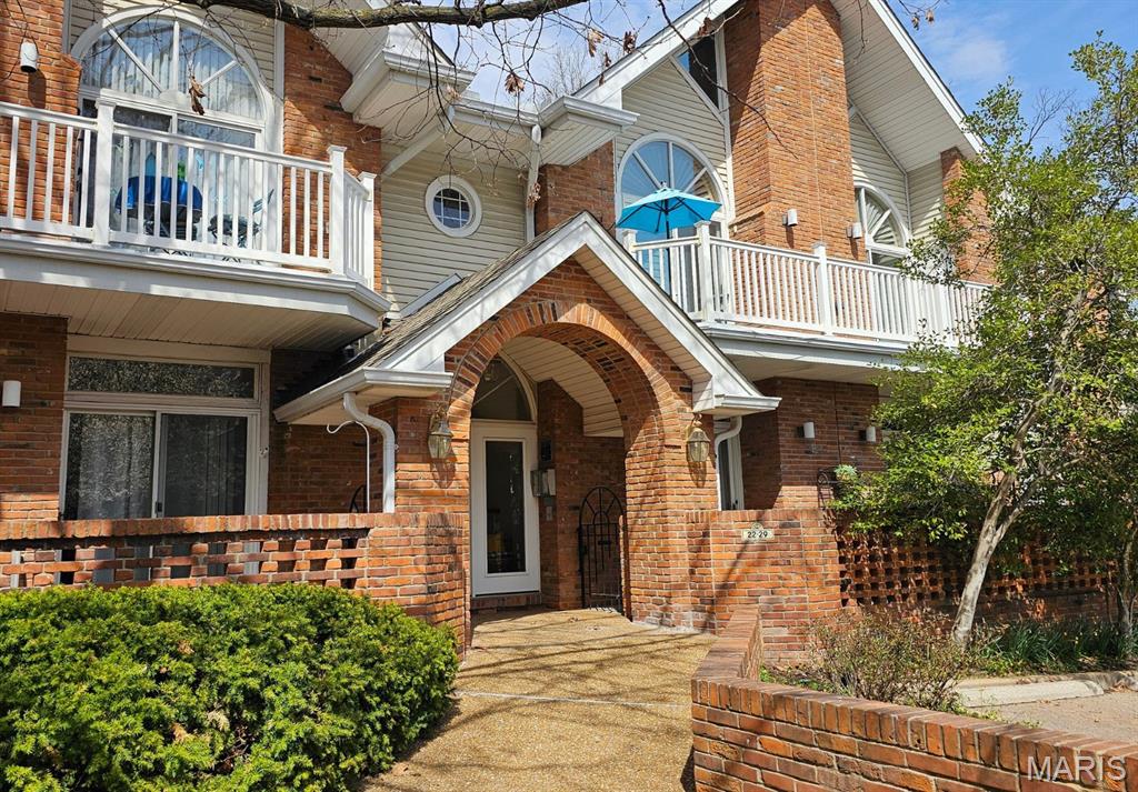 Country Club Terrace Condo - Residential
