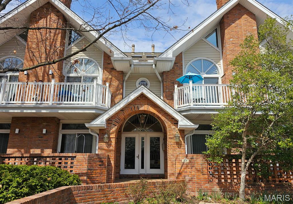 Country Club Terrace Condo - Residential