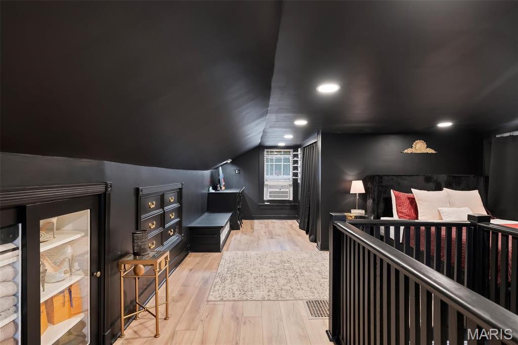 Woodlawn Manor - Residential