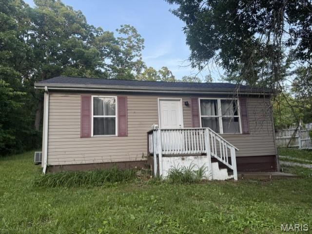 Welcome to 9724 Highway HH in Robertsville. This charming 3-bedroom, 1.5-bath home offers comfortable single-level living on a spacious 21,780-square-foot lot (approximately 0.5 acre). Built in 1959, this owner-occupied home combines classic character with everyday functionality. Enjoy the convenience of a one-story layout, generous outdoor space, and the opportunity to make this property your own. Whether you're a first-time homebuyer, looking to downsize, or seeking a peaceful setting, this home is ready to welcome its next owner.
