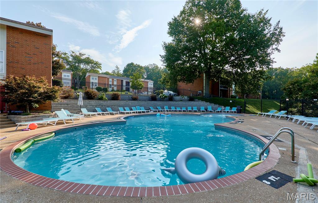Greenbriar Condo - Residential