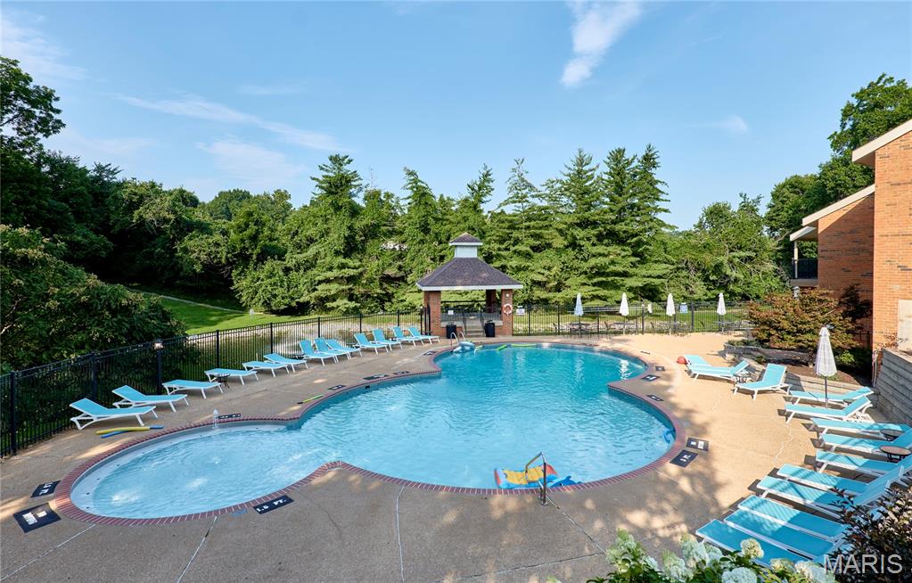 Greenbriar Condo - Residential