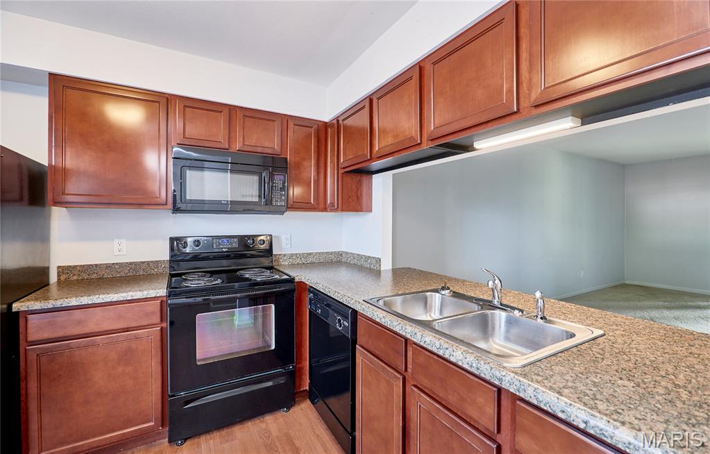 Greenbriar Condo - Residential