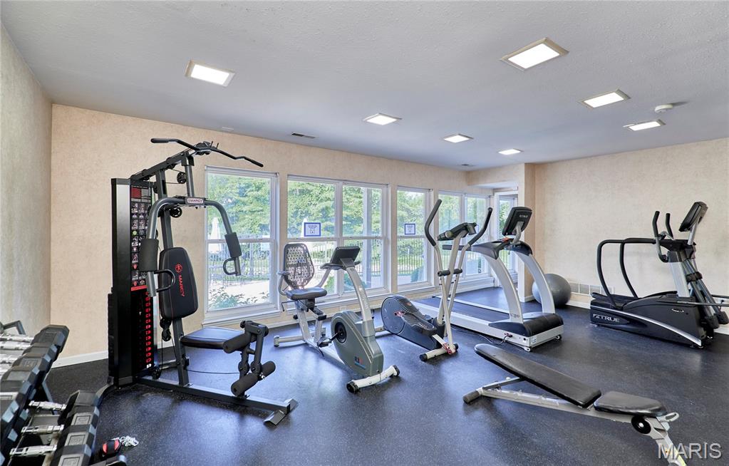 Greenbriar Condo - Residential