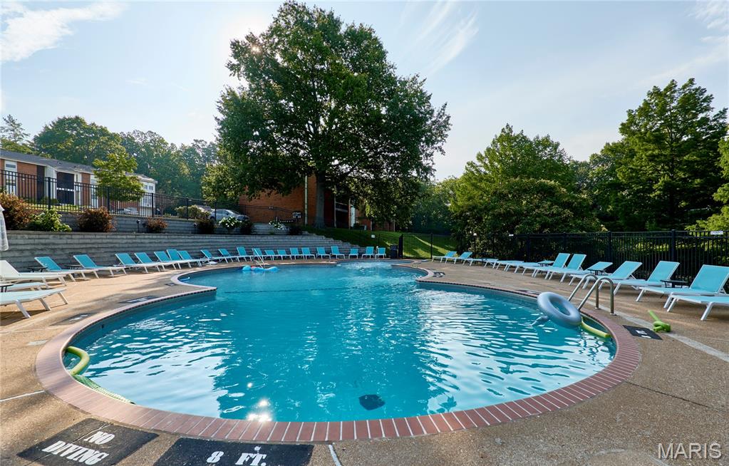 Greenbriar Condo - Residential