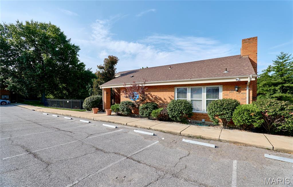 Greenbriar Condo - Residential