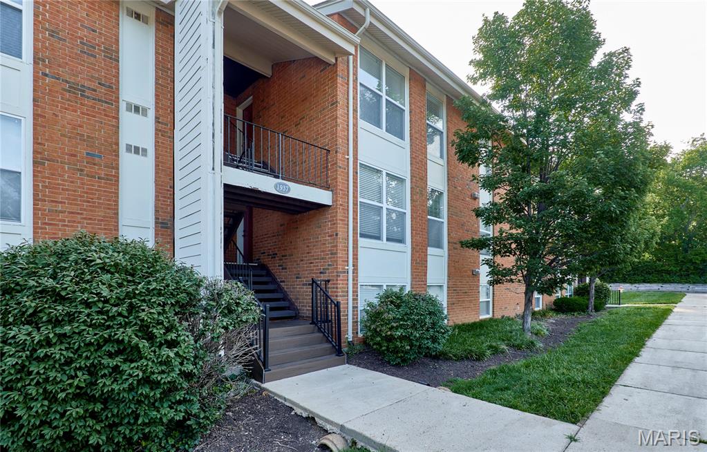 Greenbriar Condo - Residential