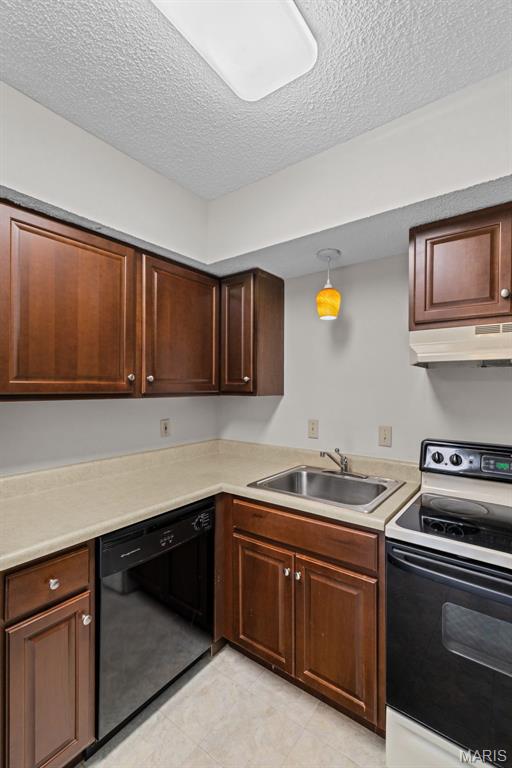 Brentwood Forest Condo Ph Six T - Residential