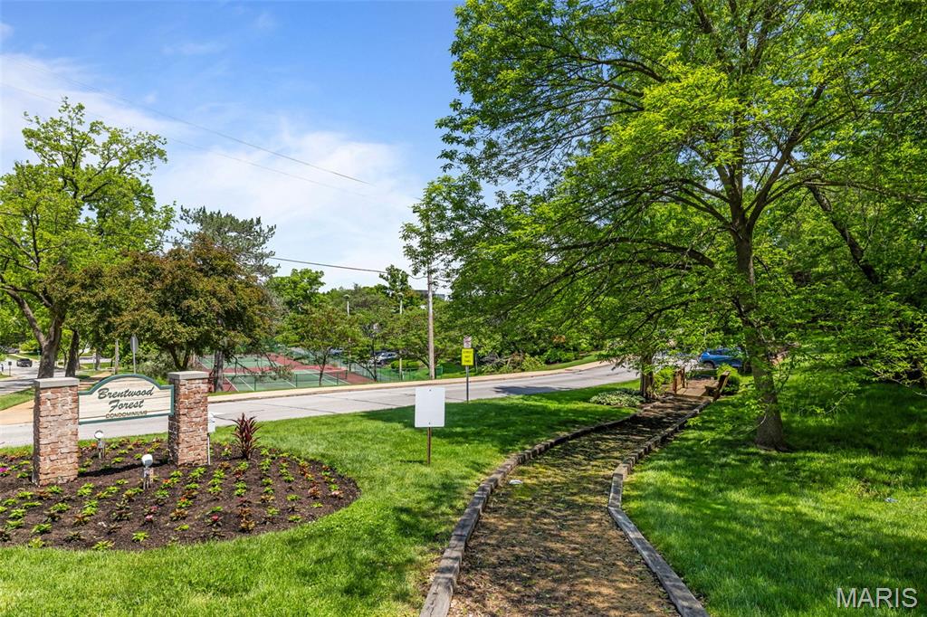 Brentwood Forest Condo Ph Six T - Residential
