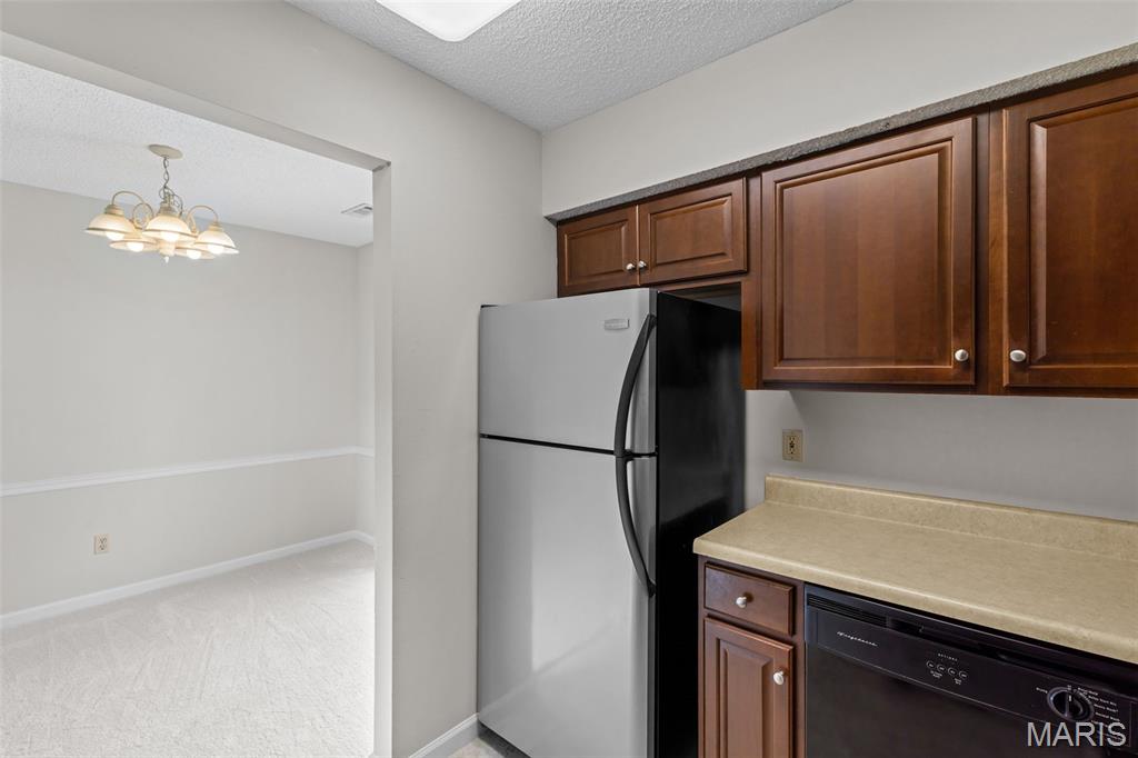 Brentwood Forest Condo Ph Six T - Residential
