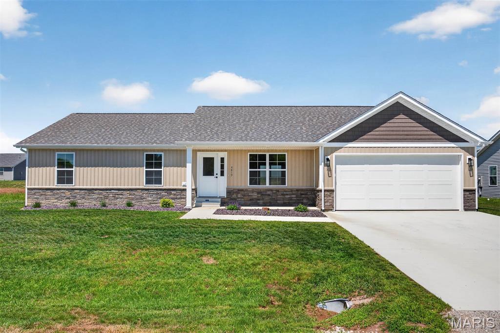 ATTRACTIVE NEW CONSTRUCTION W/BEAUTIFUL OPEN FLOOR PLAN W/VAULTED CEILING IN THE KITCHEN, DINING RM & LIVING ROOM. KITCHEN FEATURES WHITE CABINETS, GRANITE COUNTERTOPS, BACKSPLASH, UNDER CABINET LIGHTING, BREAKFAST BAR, PANTRY, SS DISHWASHER, MICROWAVE, ELECTRIC STOVE, GARBAGE DISPOSAL INCLUDED. DINING RM HAS SLIDING DOOR TO PATIO. MAIN FLOOR LAUNDRY ROOM. PRIMARY BEDROOM FEATURES WALK-IN CLOSET. PRIMARY BATH HAS SHOWER, LINEN CLOSET. UNFINISHED BASEMENT W/ONE EGRESS WINDOW & ROUGH IN FOR FUTURE BATH. OVERSIZED 2 CAR ATTACHED GARAGE.