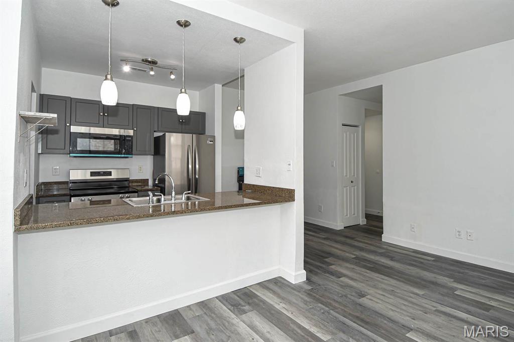 Pershing Condo - Residential