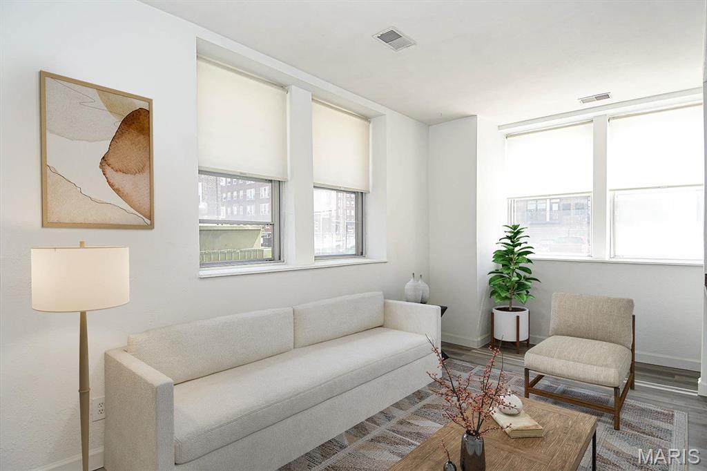 Pershing Condo - Residential